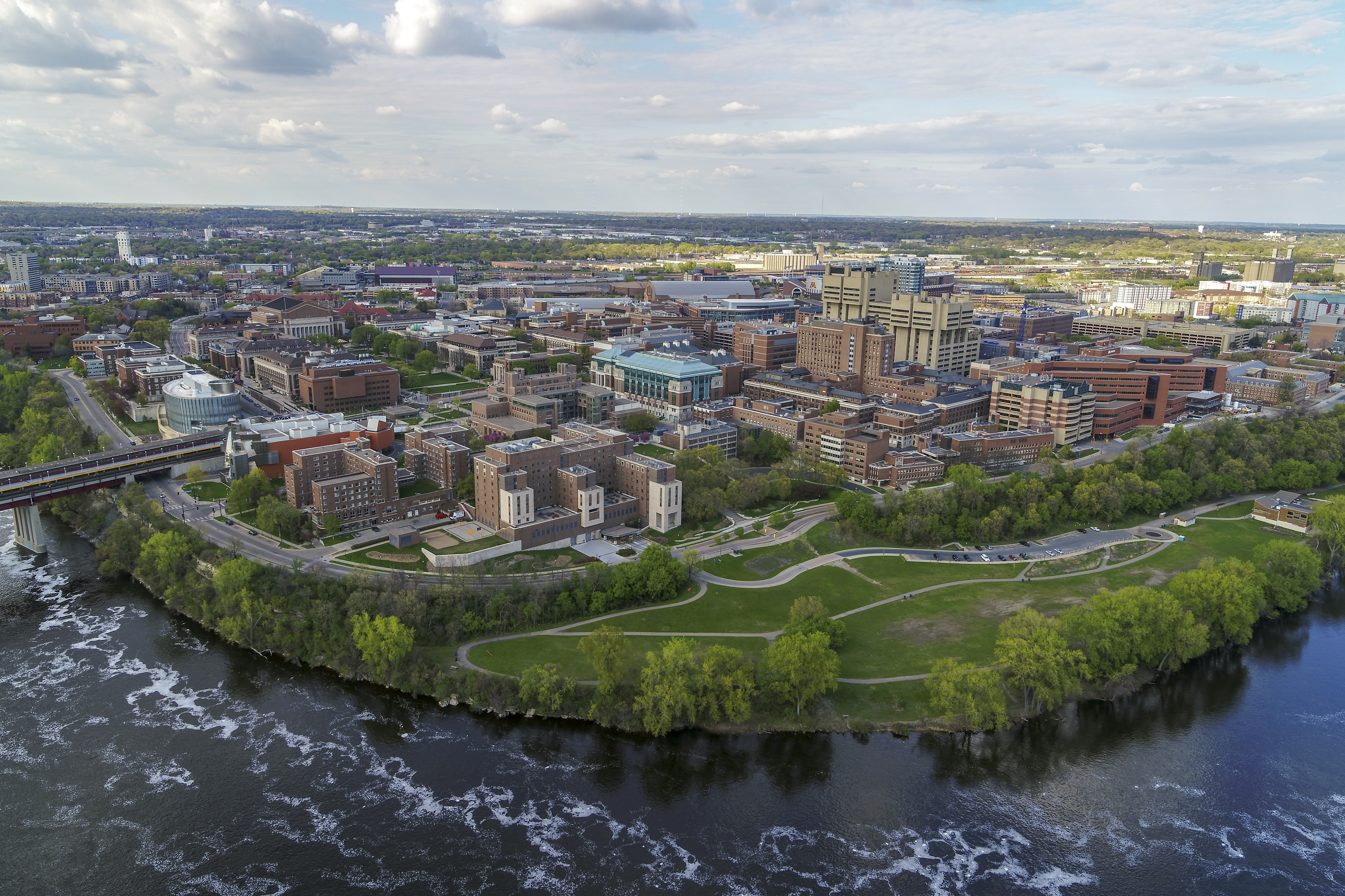 University of Minnesota - Twin Cities for the 2021 Great Lakes Bioinformatics Conference May 10 - 13, 2021 University of Minnesota, Twin Cities, 2021 Great Lakes Bioinformatics Conference, May 10 - 13, 2021
